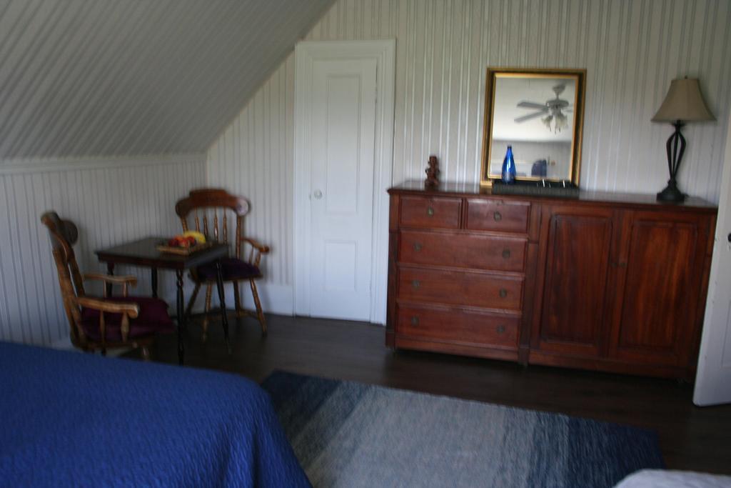 Lovely Green Gable Home Miscouche Eksteriør bilde